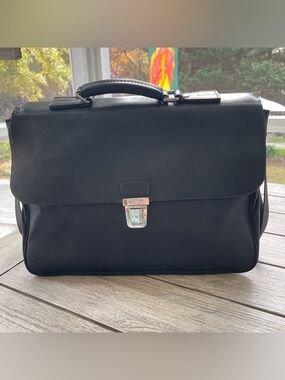 Tumi Black Messenger Triple Compartment Bag Attache Briefcase
